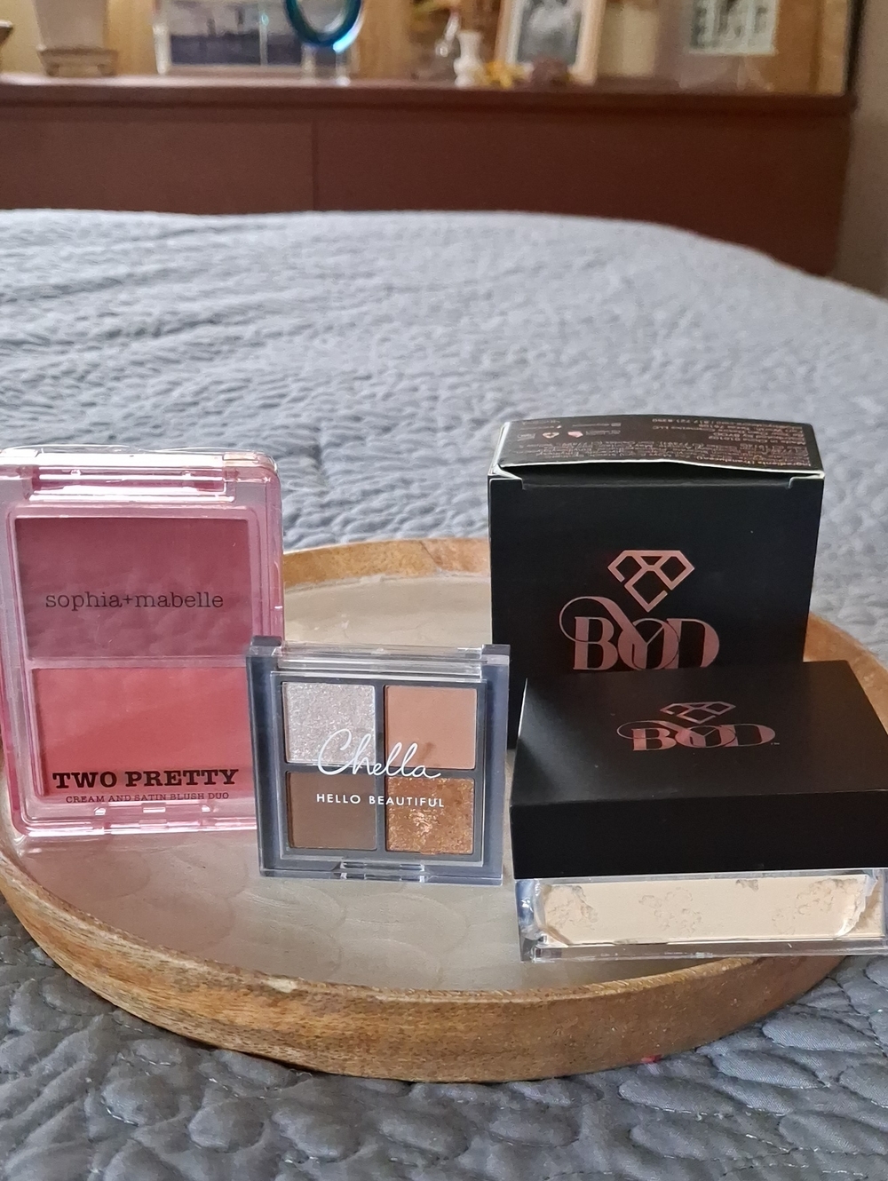 Makeup Bundle - Picture 3 of 5
